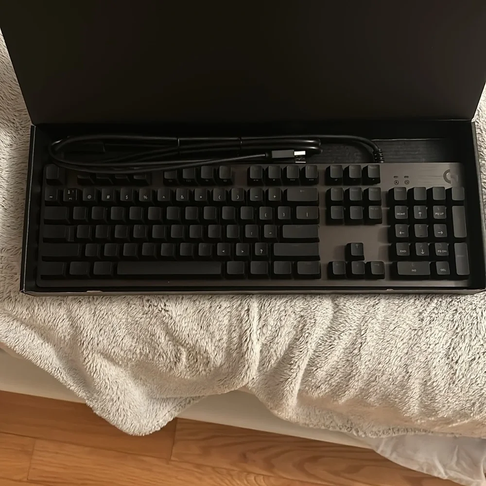 Logitech keyboard - Picture 3 of 3